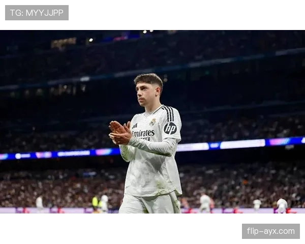 巴尔韦德世界杯精彩进球闪耀赛场，助国家队书写传奇新篇章