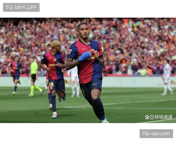 拉菲尼亚与萨卡:同代边锋角色定位与进攻效率解析 拉菲尼亚与萨卡:同代边锋角色定位与进攻效率解析