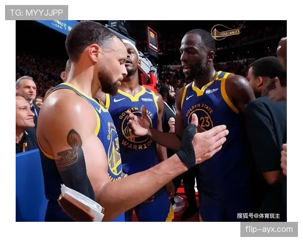 格林挡拆防守对位库里助勇士提升防守效率明显